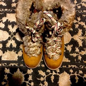 Snow fur boots like new, barely worn!